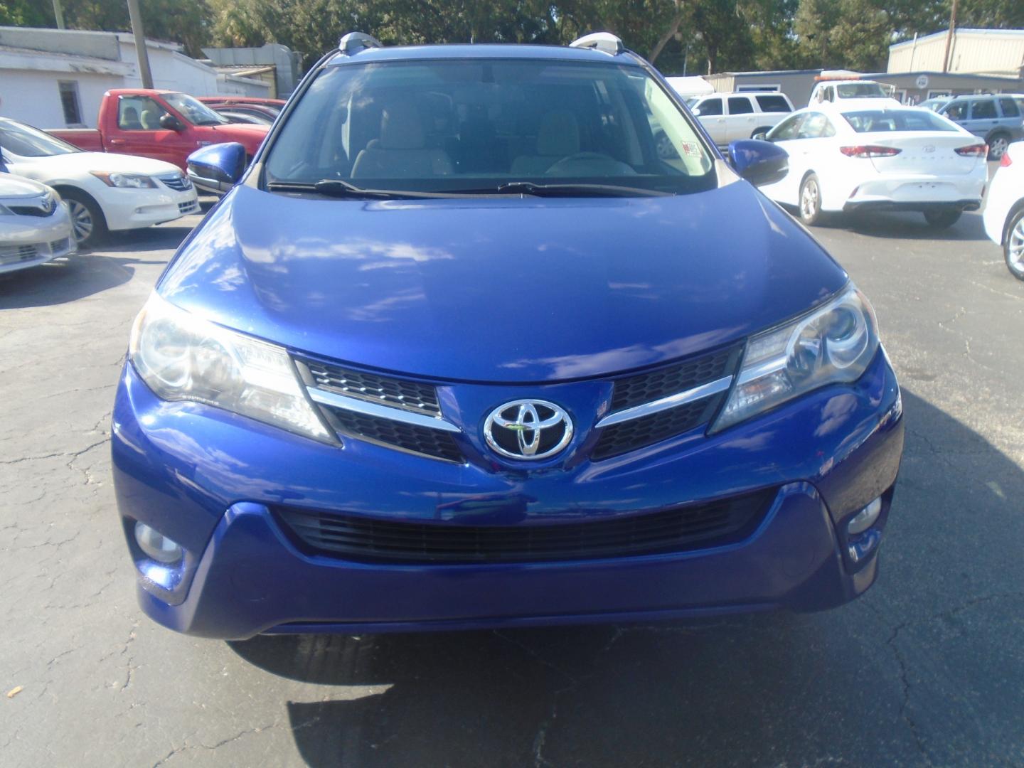 2014 Toyota RAV4 XLE FWD (2T3WFREV0EW) with an 2.5L L4 DOHC 16V engine, 6-Speed Automatic transmission, located at 6112 N Florida Avenue, Tampa, FL, 33604, (888) 521-5131, 27.954929, -82.459534 - Photo#1